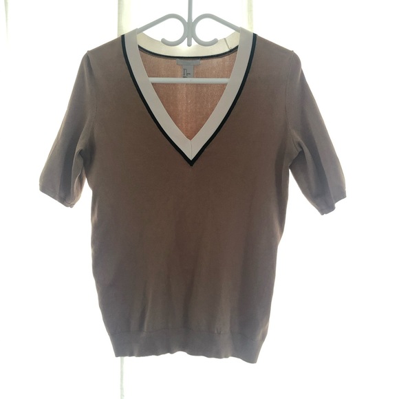 Color block v neck top - Picture 1 of 3
